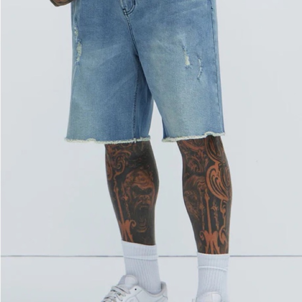 Fashion Nova Men's Distressed Light Blue Denim Shorts  New with Tags Size: 40